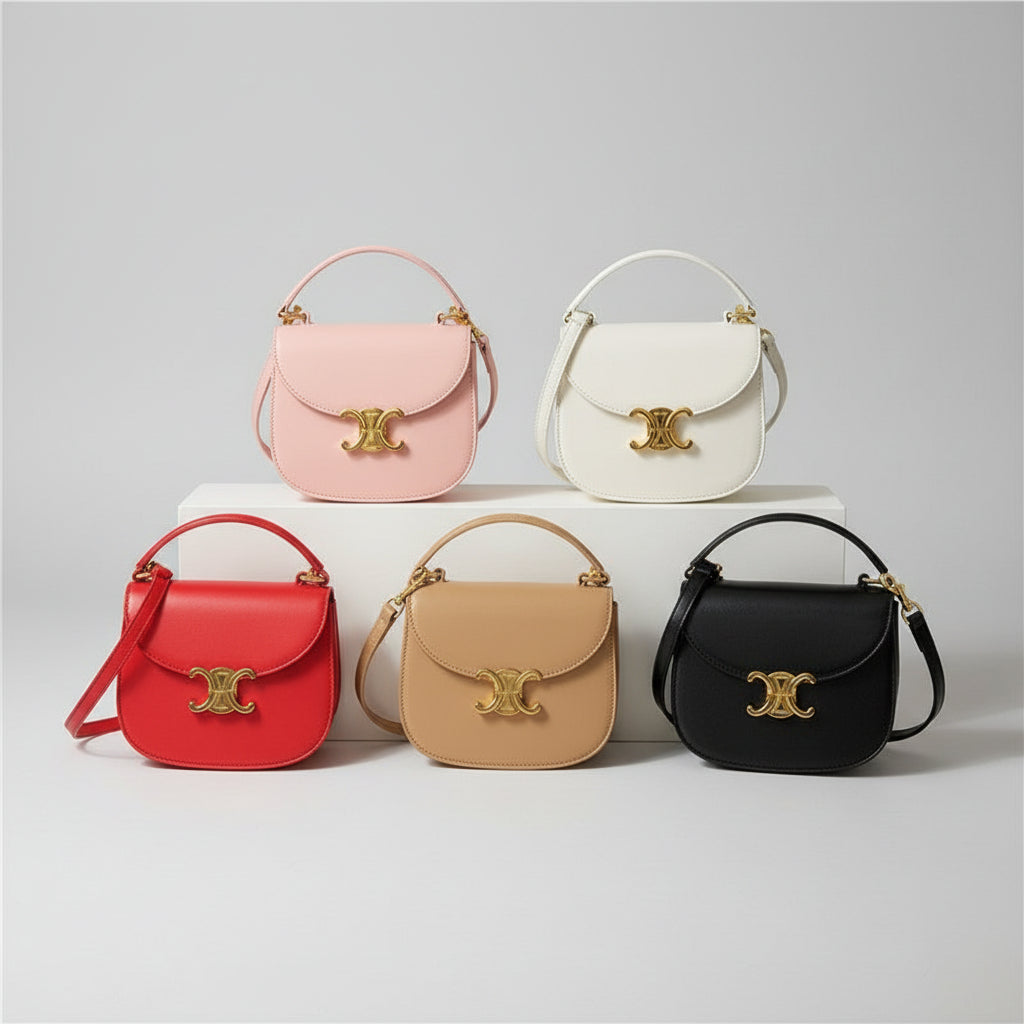 Mini sac bandoulière orné d'éléments dorés