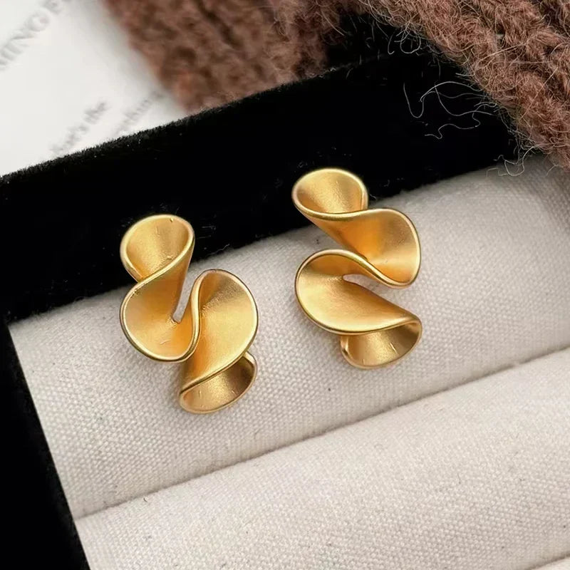 Earrings in Flower made of Silver and 18K Gold
